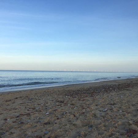 The Sanctuary 120 Sandgate, South Road,Nr29 4Jh, Hemsby Villa Dış mekan fotoğraf